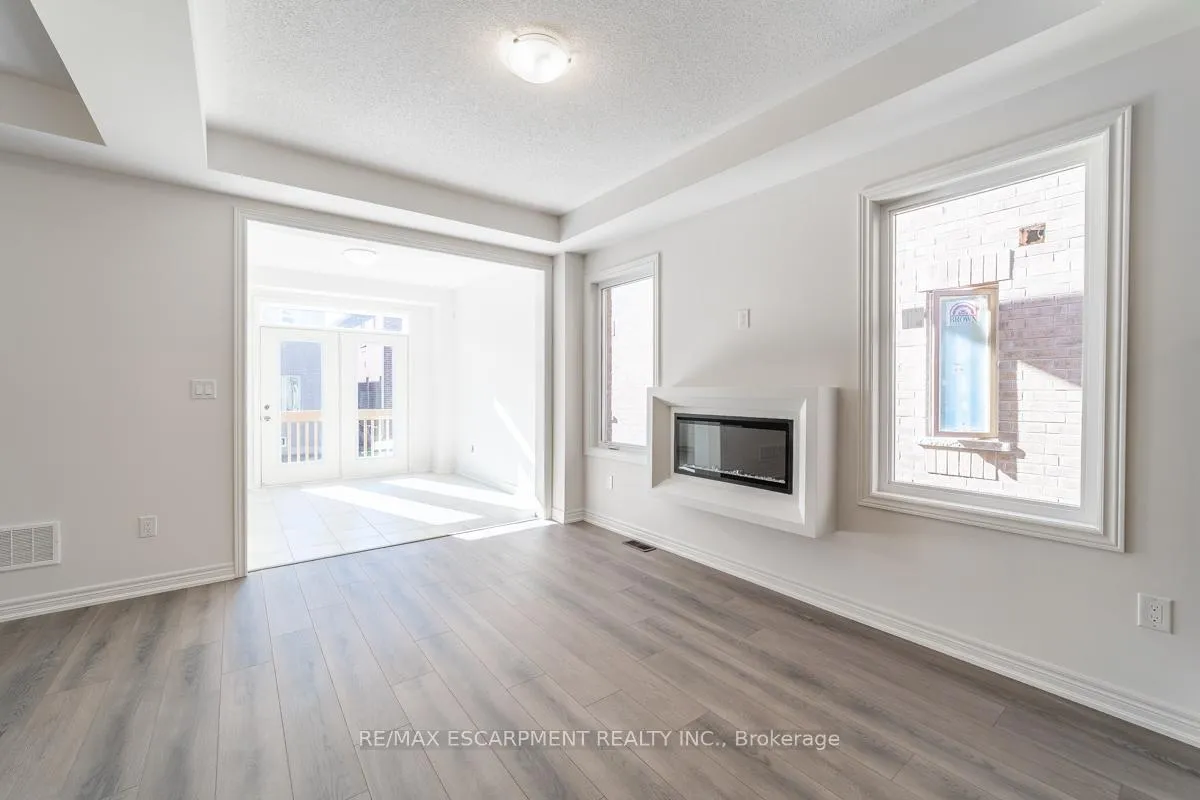 Photo 7 of 24 Westfield Crescent, Hamilton, Waterdown — HOMEH
