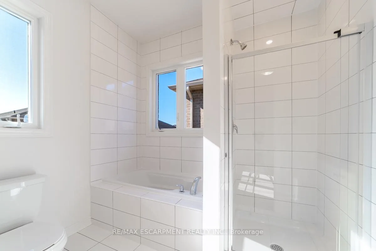 Photo 18 of 24 Westfield Crescent, Hamilton, Waterdown — HOMEH