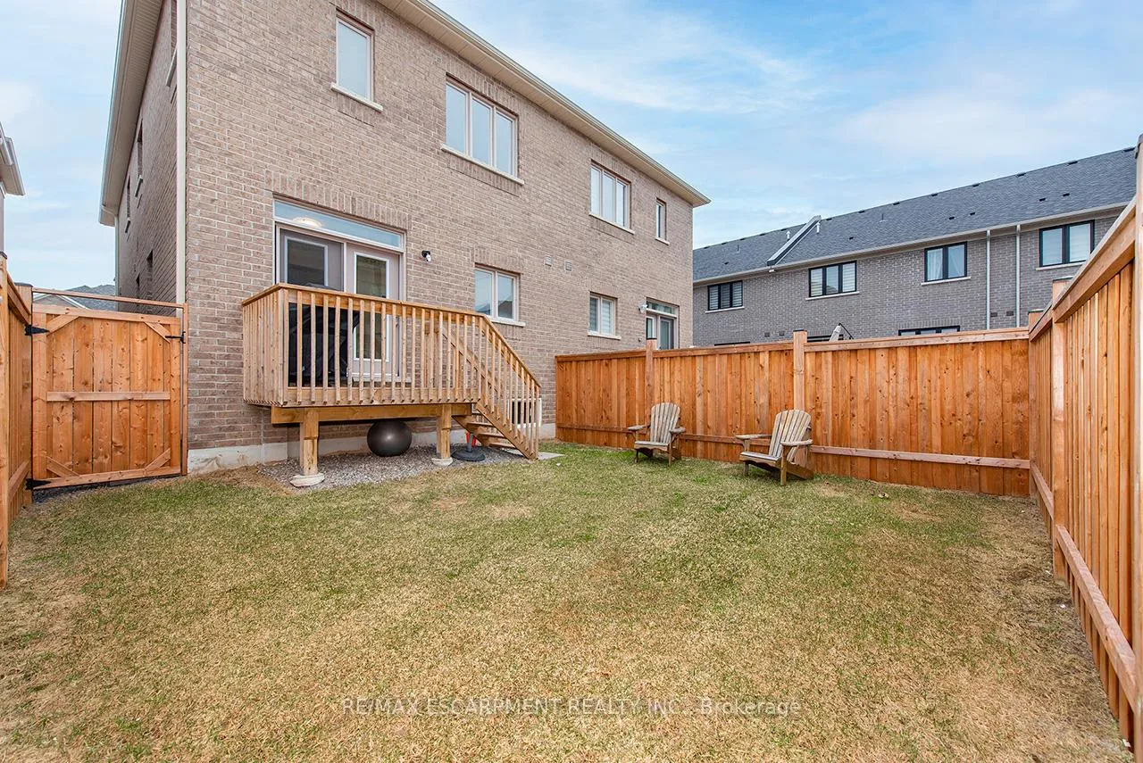 Photo 25 of 24 Westfield Crescent, Hamilton, Waterdown — HOMEH