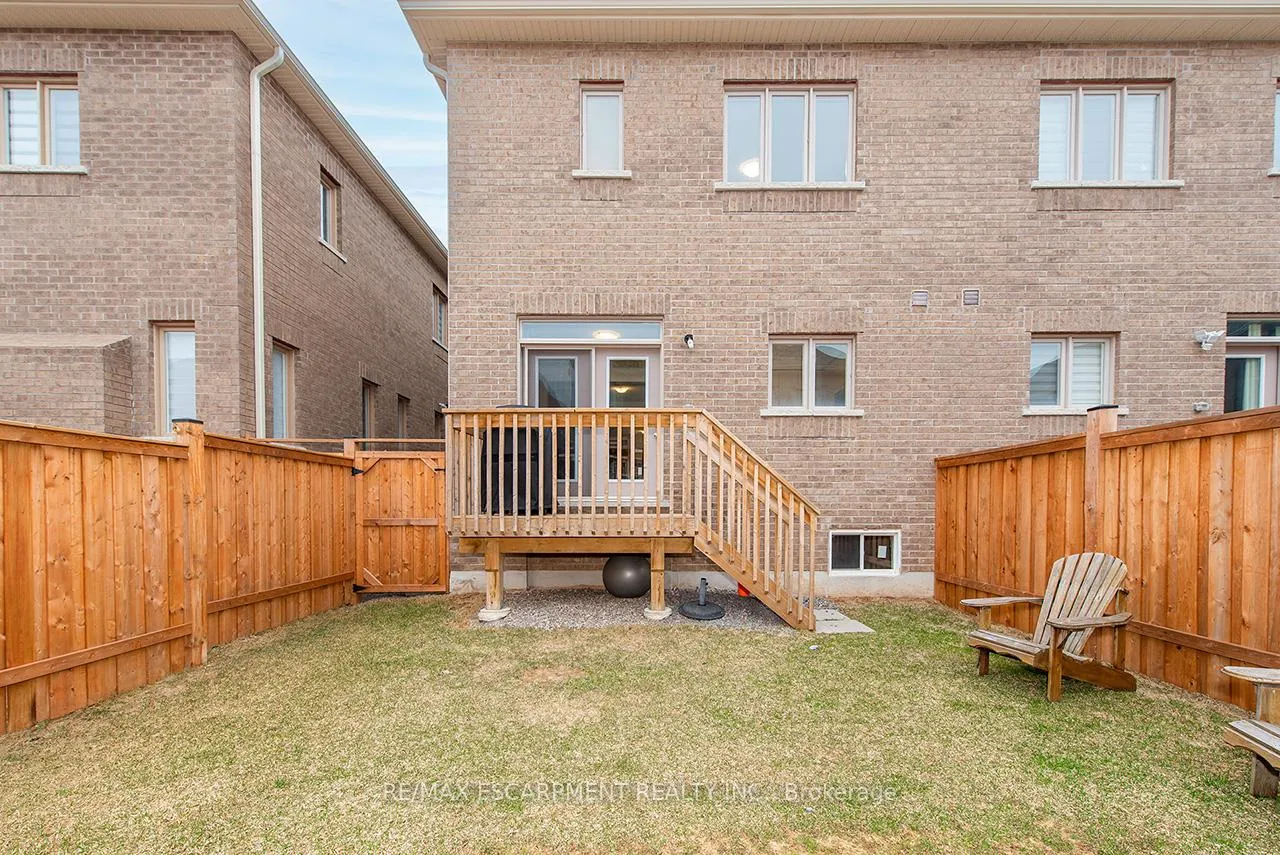 Photo 26 of 24 Westfield Crescent, Hamilton, Waterdown — HOMEH