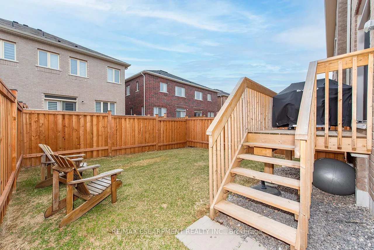 Photo 28 of 24 Westfield Crescent, Hamilton, Waterdown — HOMEH