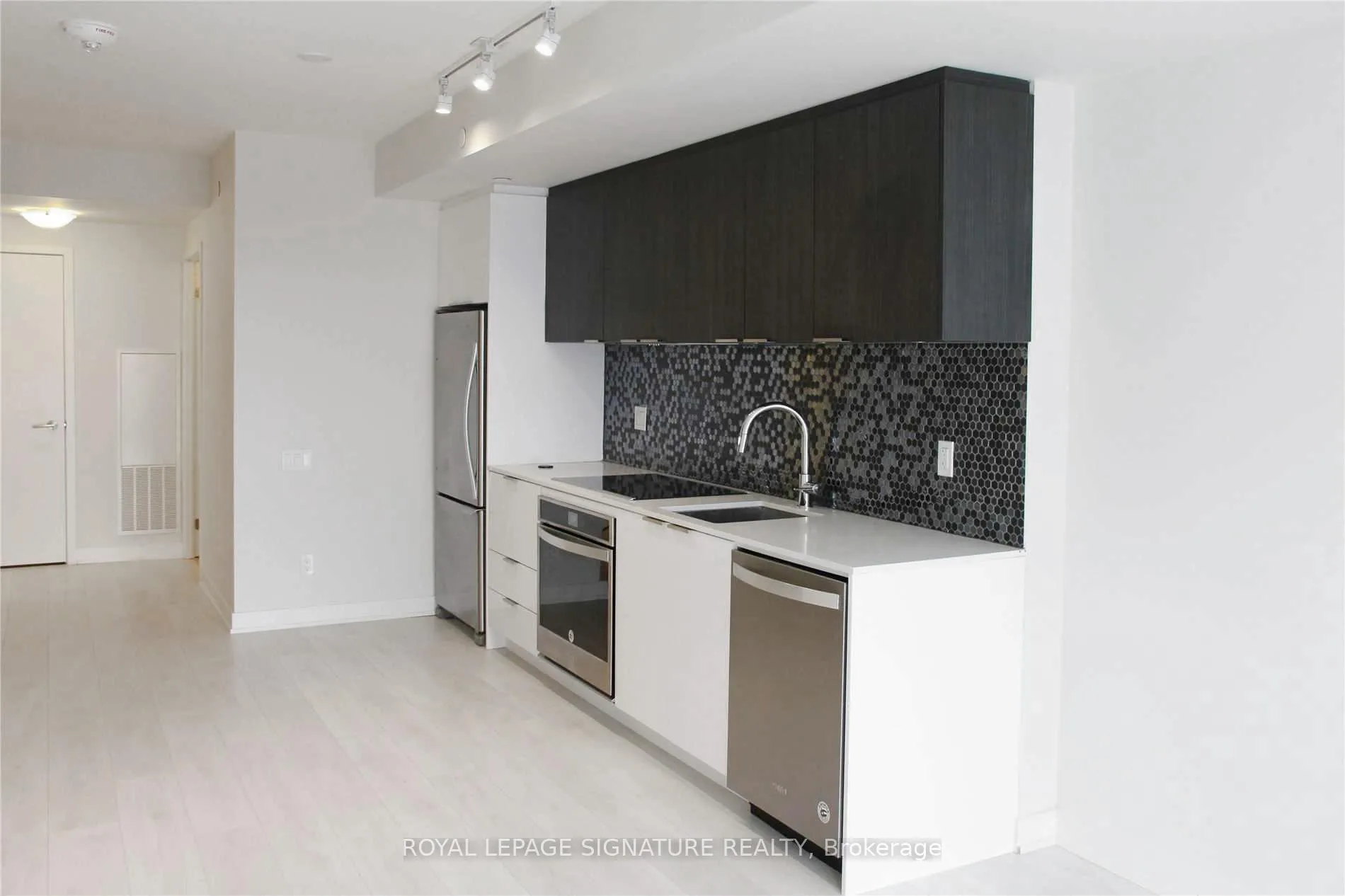 Photo 6 of Unit 1601, 2 Sonic Way, Toronto, Flemingdon Park — HOMEH
