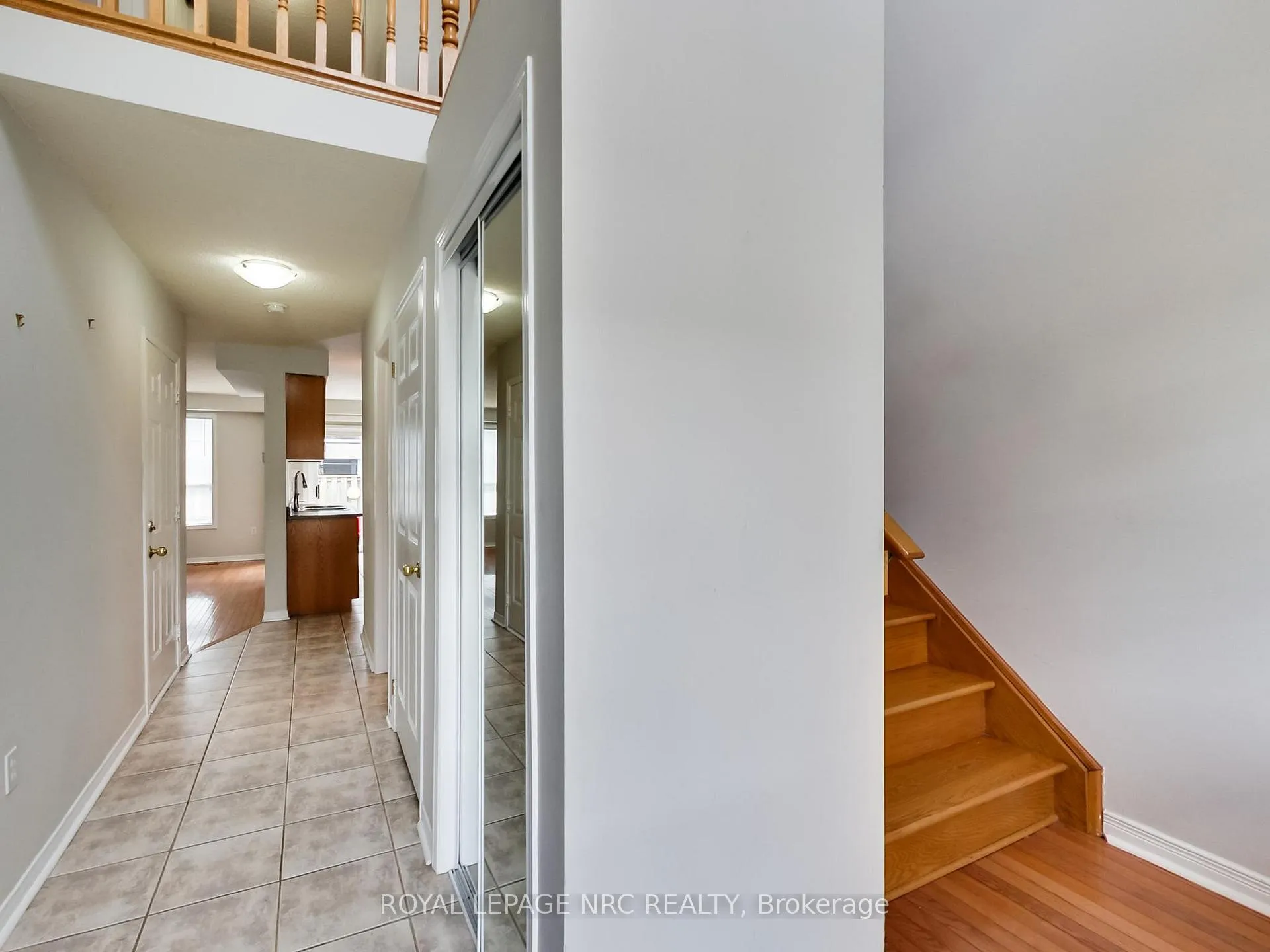 Photo 5 of Unit 10, 104 Frances Avenue, Hamilton, Lakeshore — HOMEH