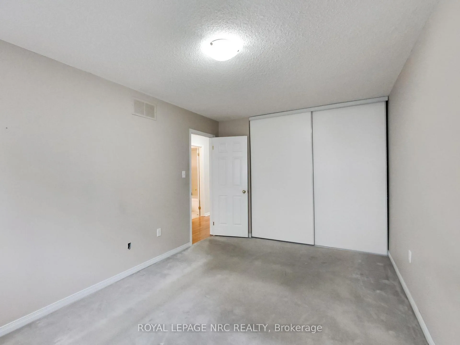 Photo 26 of Unit 10, 104 Frances Avenue, Hamilton, Lakeshore — HOMEH