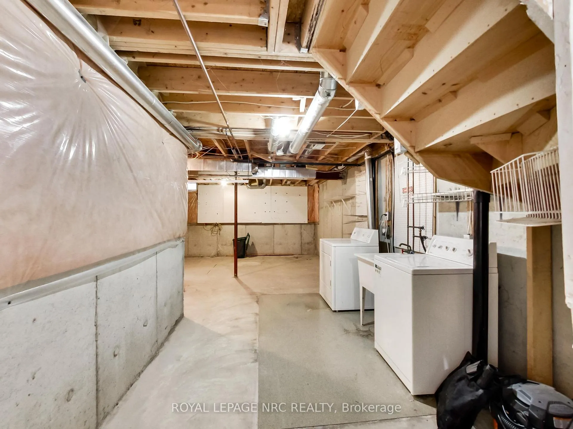 Photo 29 of Unit 10, 104 Frances Avenue, Hamilton, Lakeshore — HOMEH