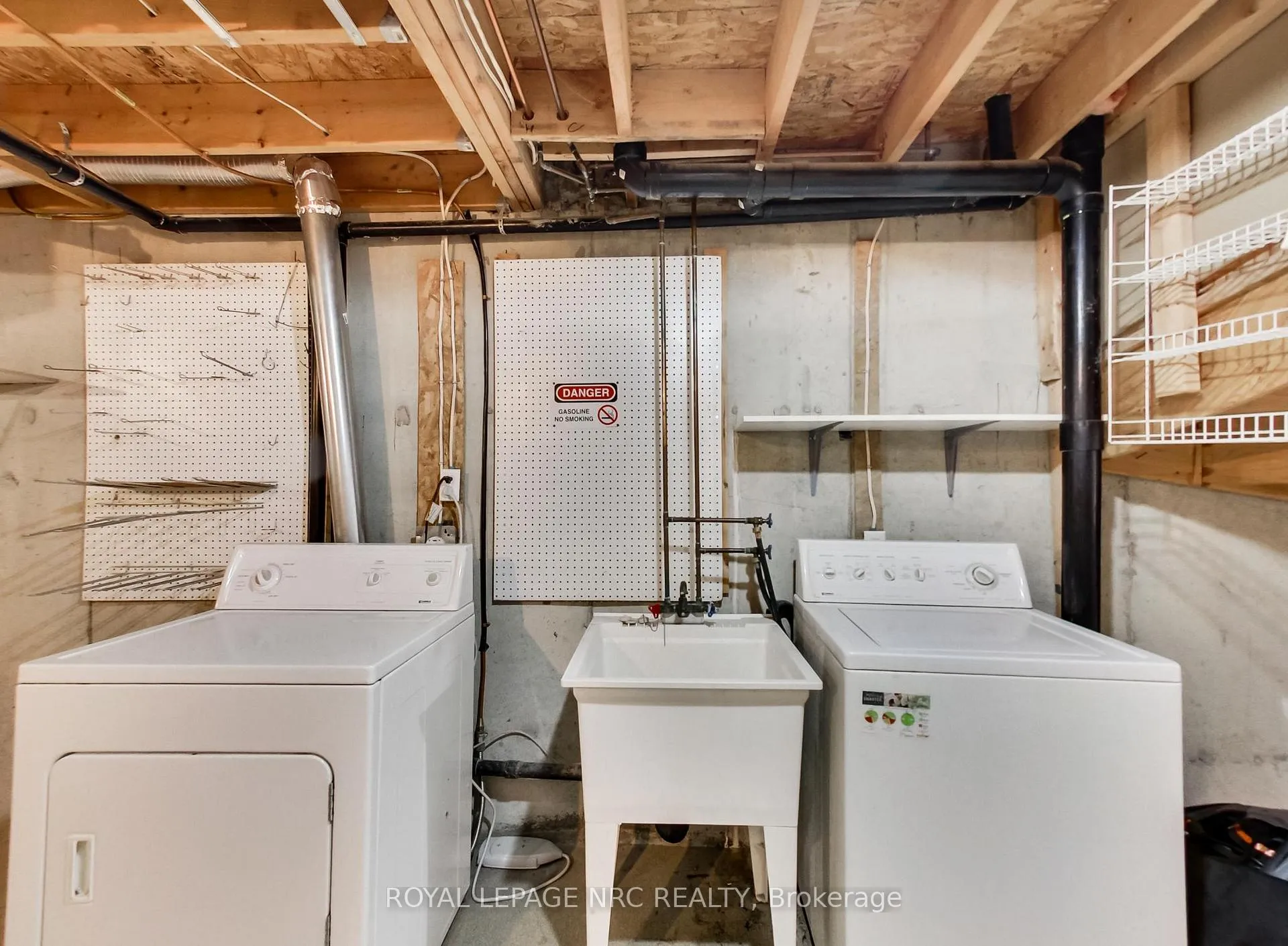 Photo 30 of Unit 10, 104 Frances Avenue, Hamilton, Lakeshore — HOMEH