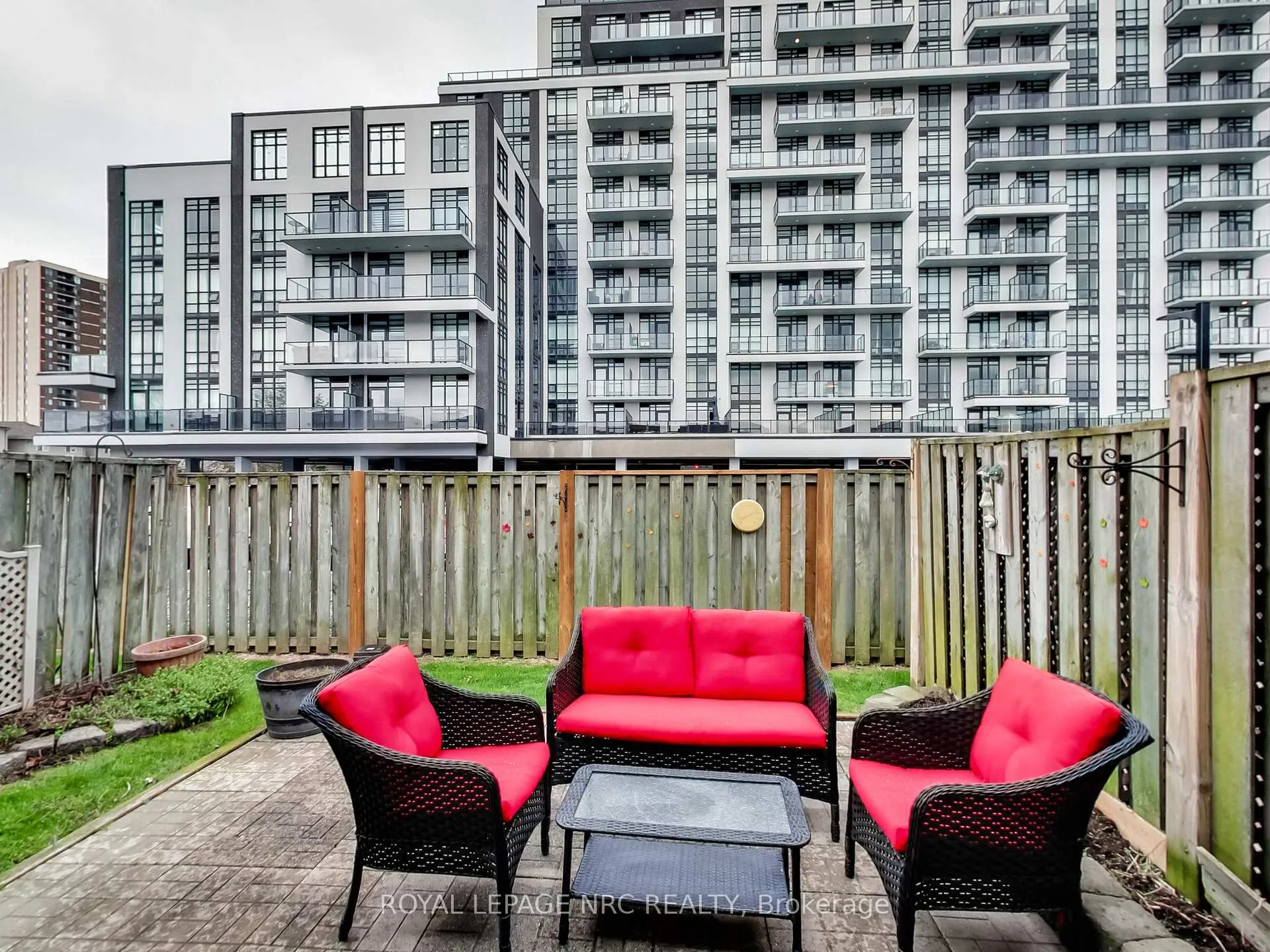 Photo 36 of Unit 10, 104 Frances Avenue, Hamilton, Lakeshore — HOMEH