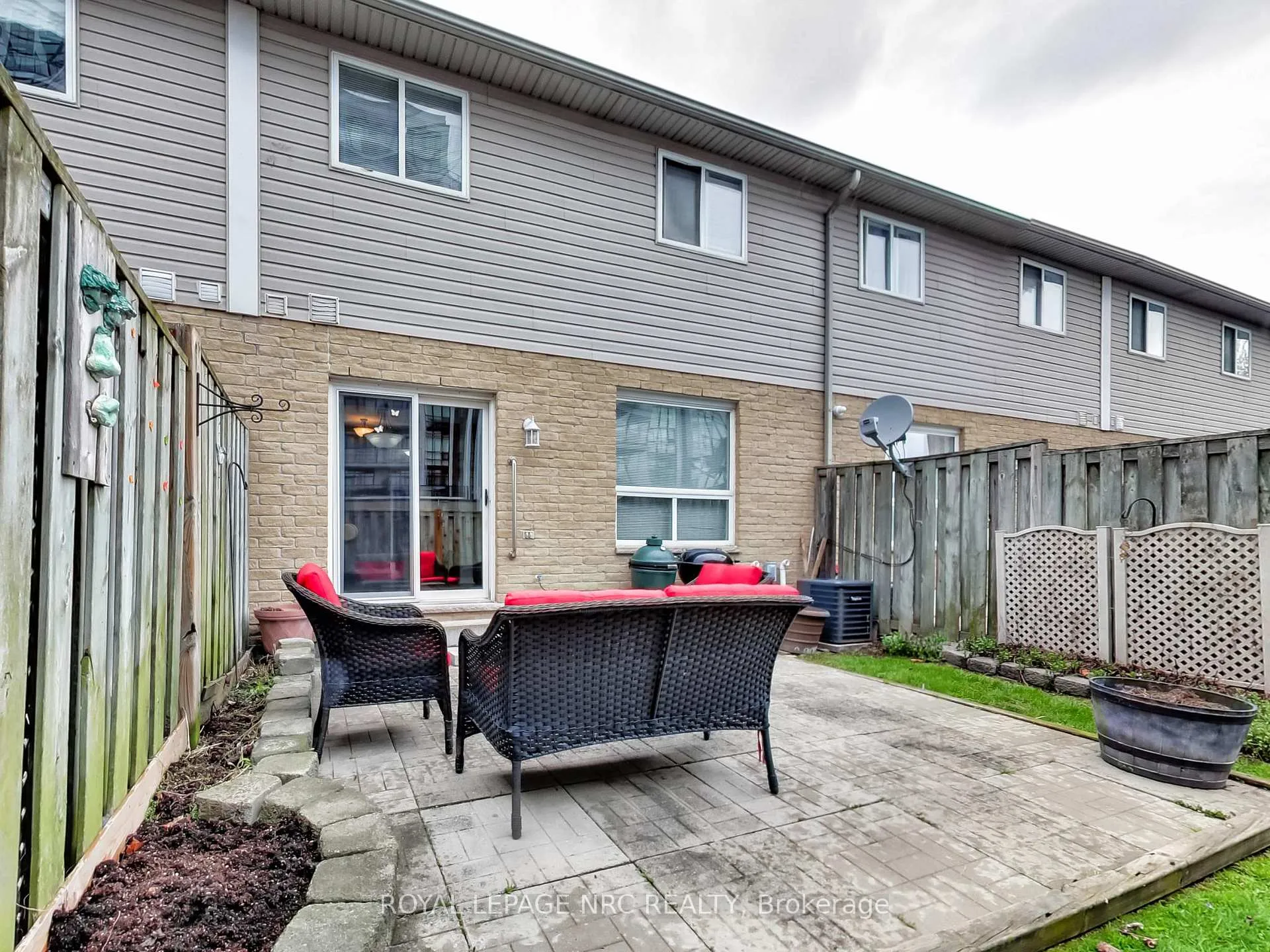 Photo 38 of Unit 10, 104 Frances Avenue, Hamilton, Lakeshore — HOMEH