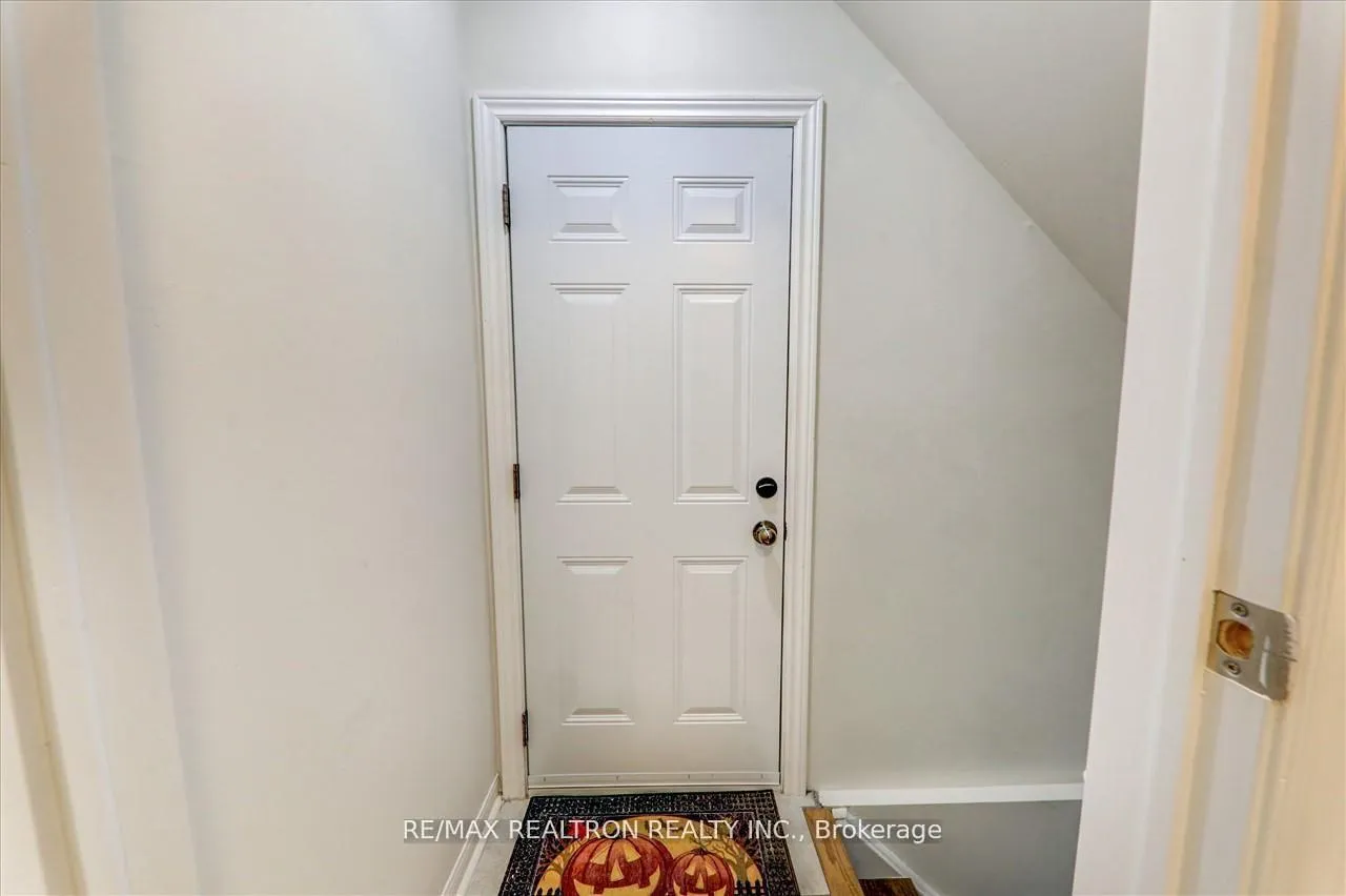 Photo 4 of Unit Bsmnt, 60 Meandering Trail, Scarborough, Rouge — HOMEH