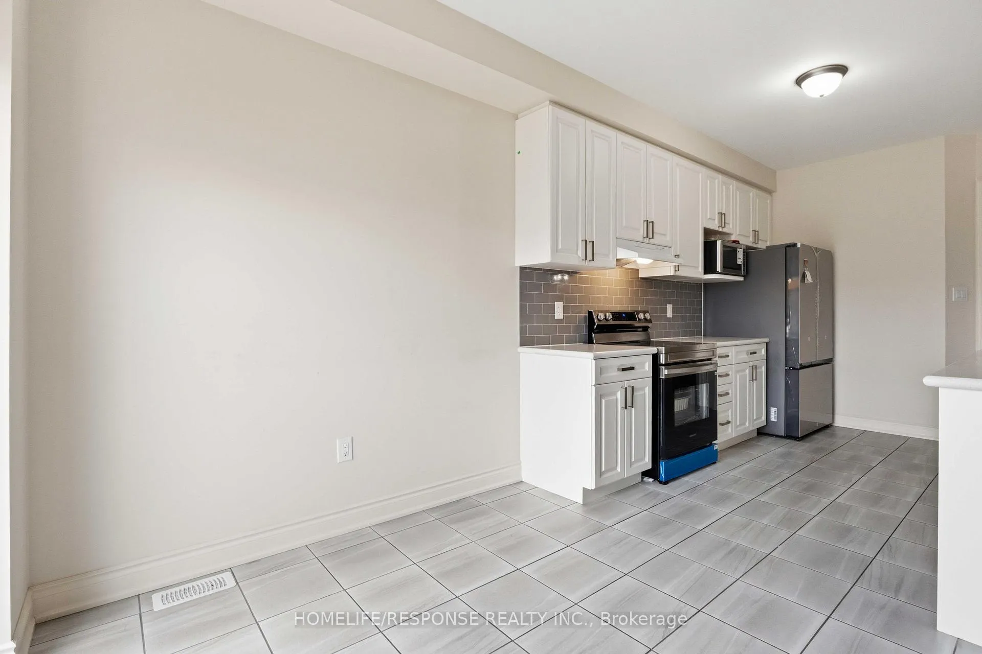 Photo 13 of 44 Denny Street, Ajax, South East — HOMEH