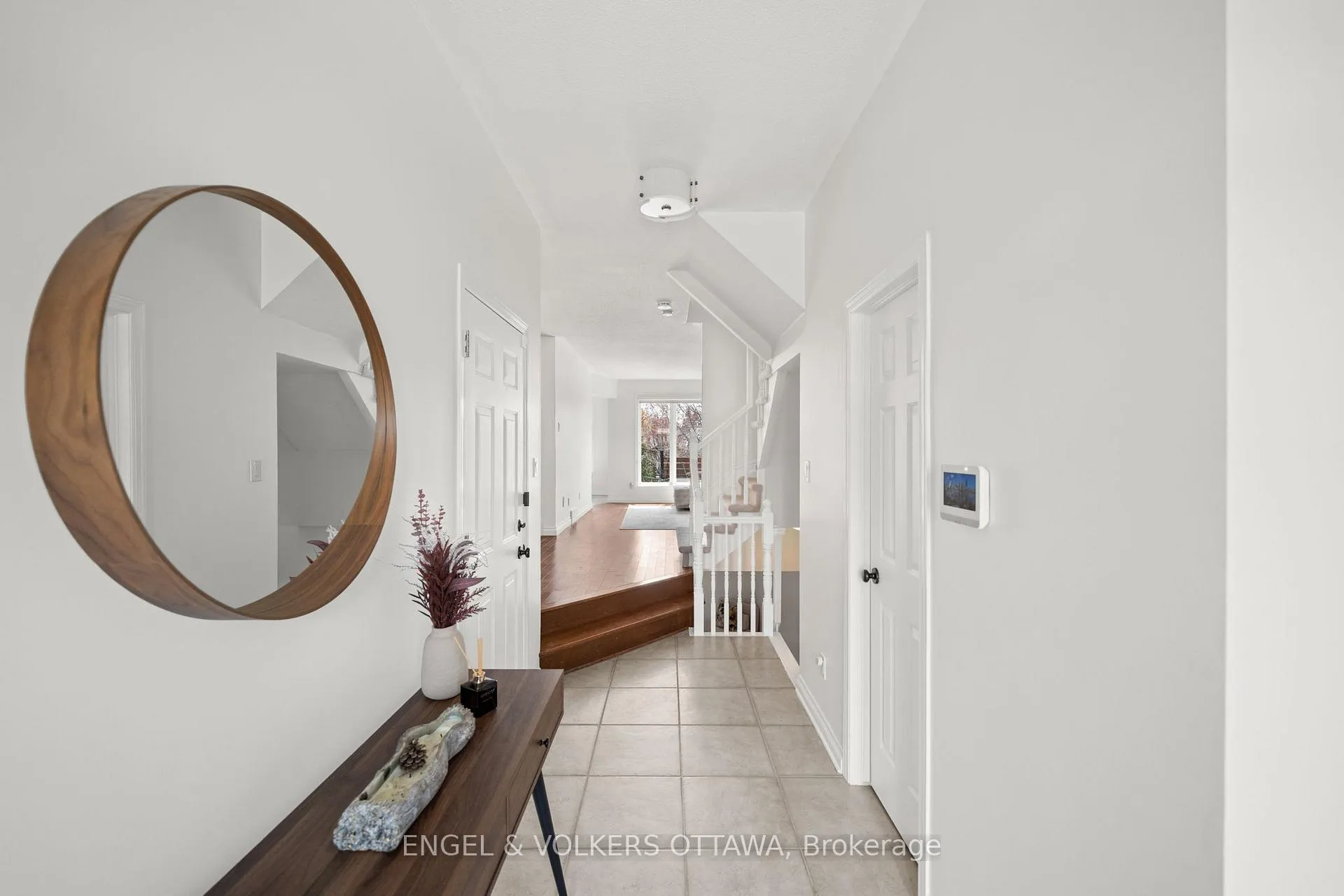Photo 2 of 5 Kimberwick Crescent, Ottawa, Quinterra — HOMEH