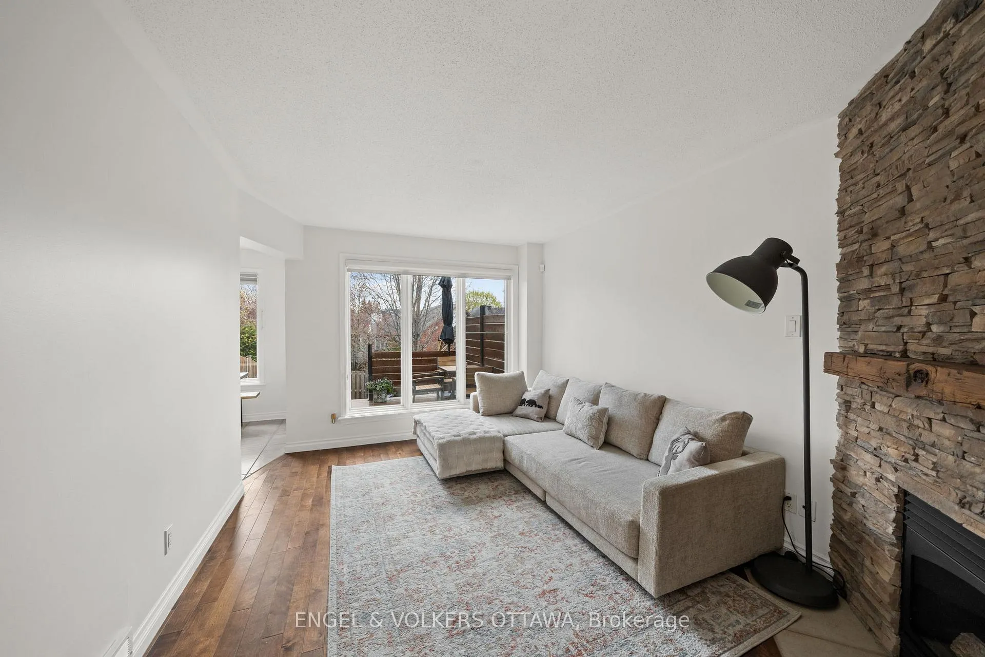 Photo 4 of 5 Kimberwick Crescent, Ottawa, Quinterra — HOMEH