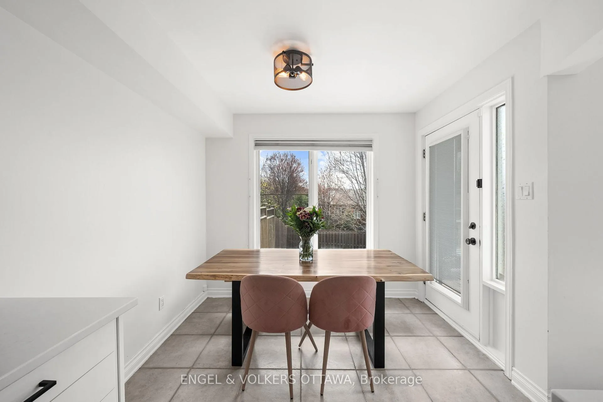 Photo 8 of 5 Kimberwick Crescent, Ottawa, Quinterra — HOMEH