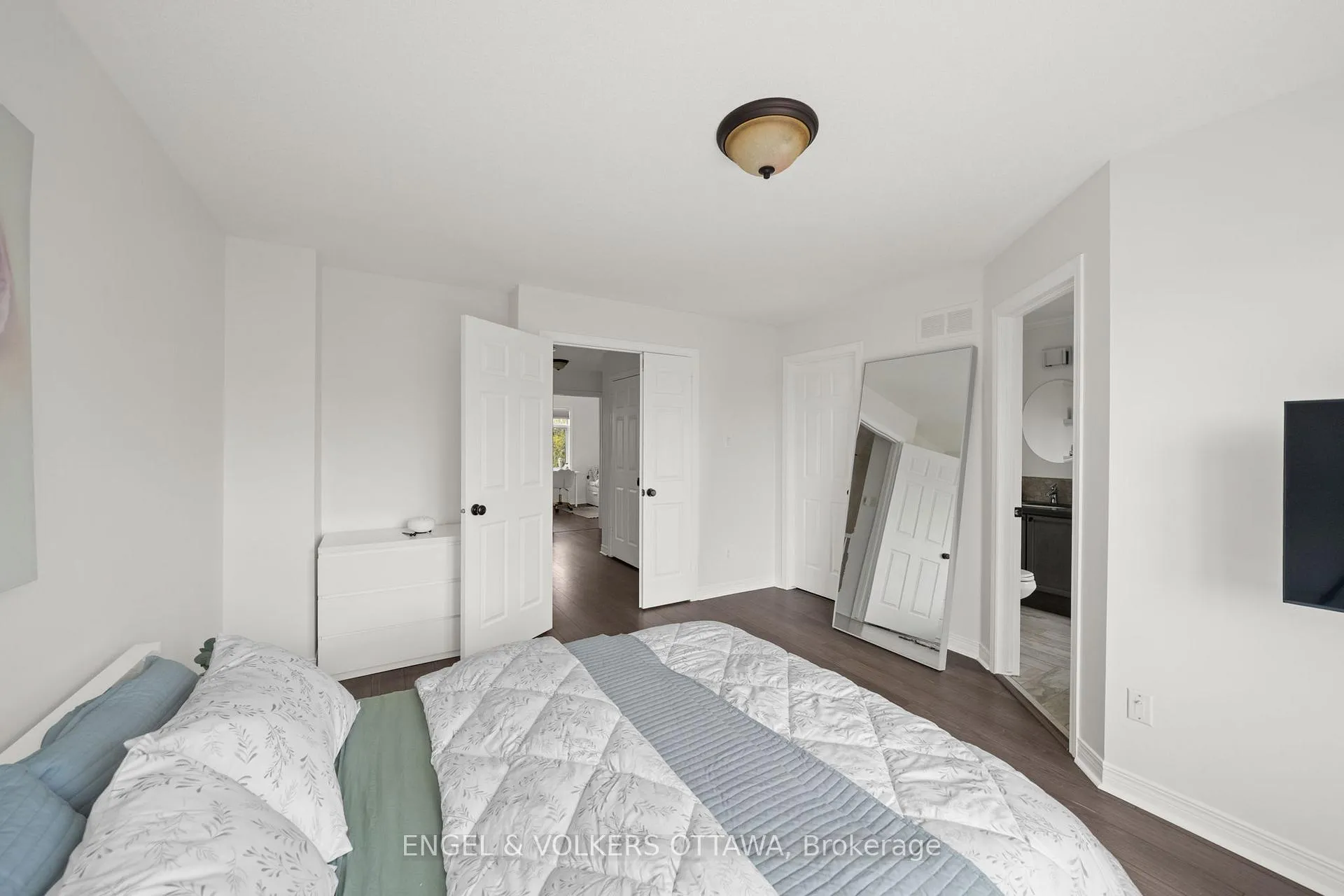 Photo 13 of 5 Kimberwick Crescent, Ottawa, Quinterra — HOMEH