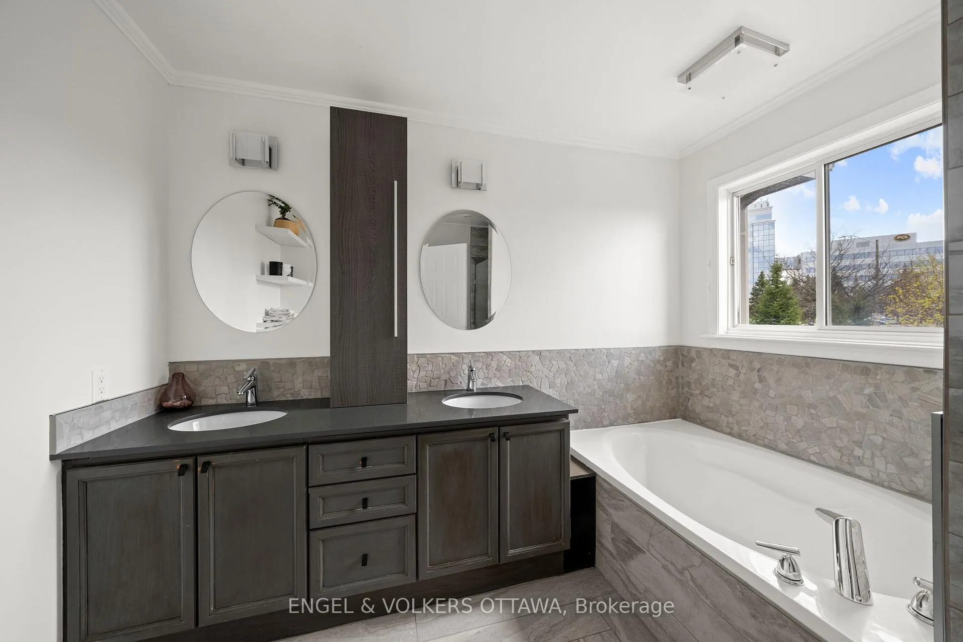 Photo 14 of 5 Kimberwick Crescent, Ottawa, Quinterra — HOMEH