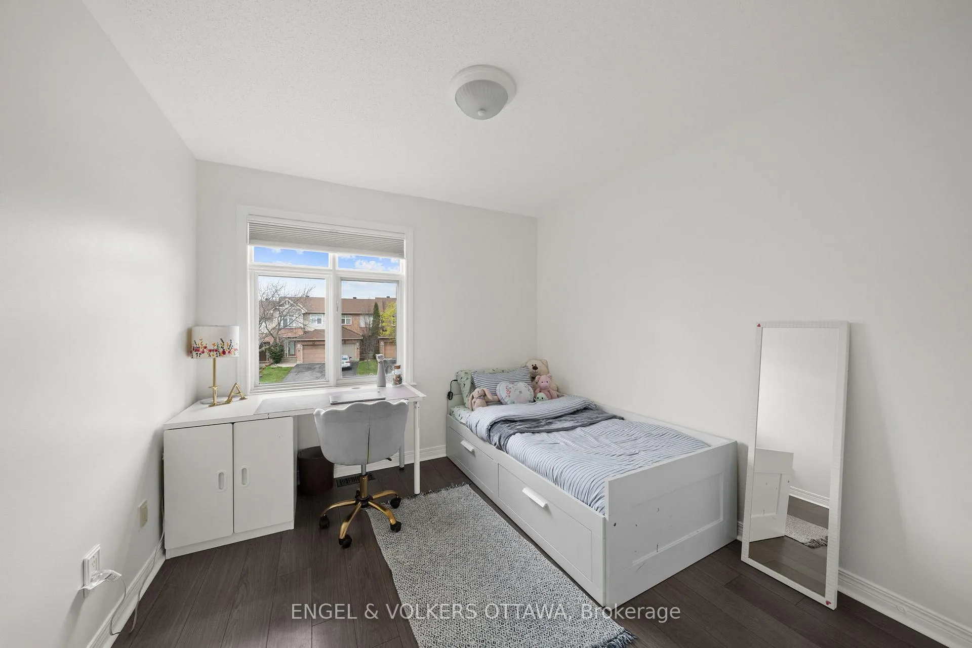 Photo 17 of 5 Kimberwick Crescent, Ottawa, Quinterra — HOMEH