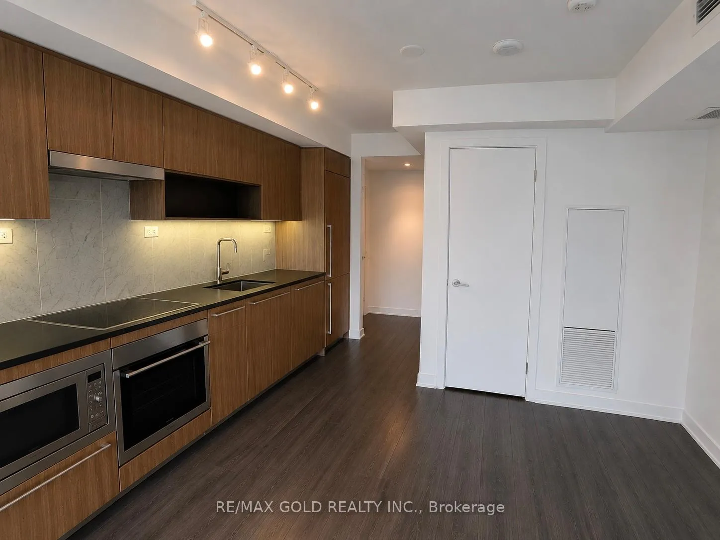 Photo 4 of Unit 1603, 70 Queens Wharf Road, Toronto, Waterfront Communities — HOMEH