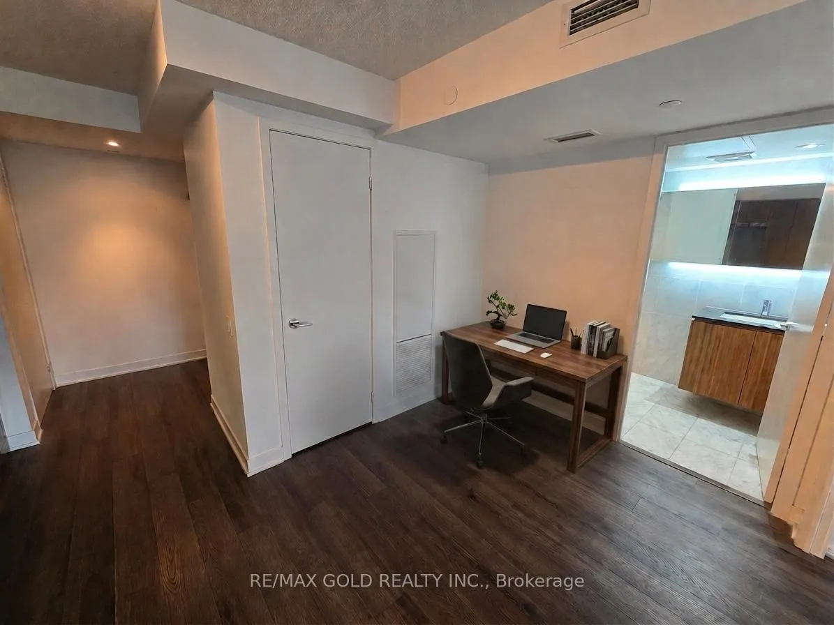 Photo 7 of Unit 1603, 70 Queens Wharf Road, Toronto, Waterfront Communities — HOMEH