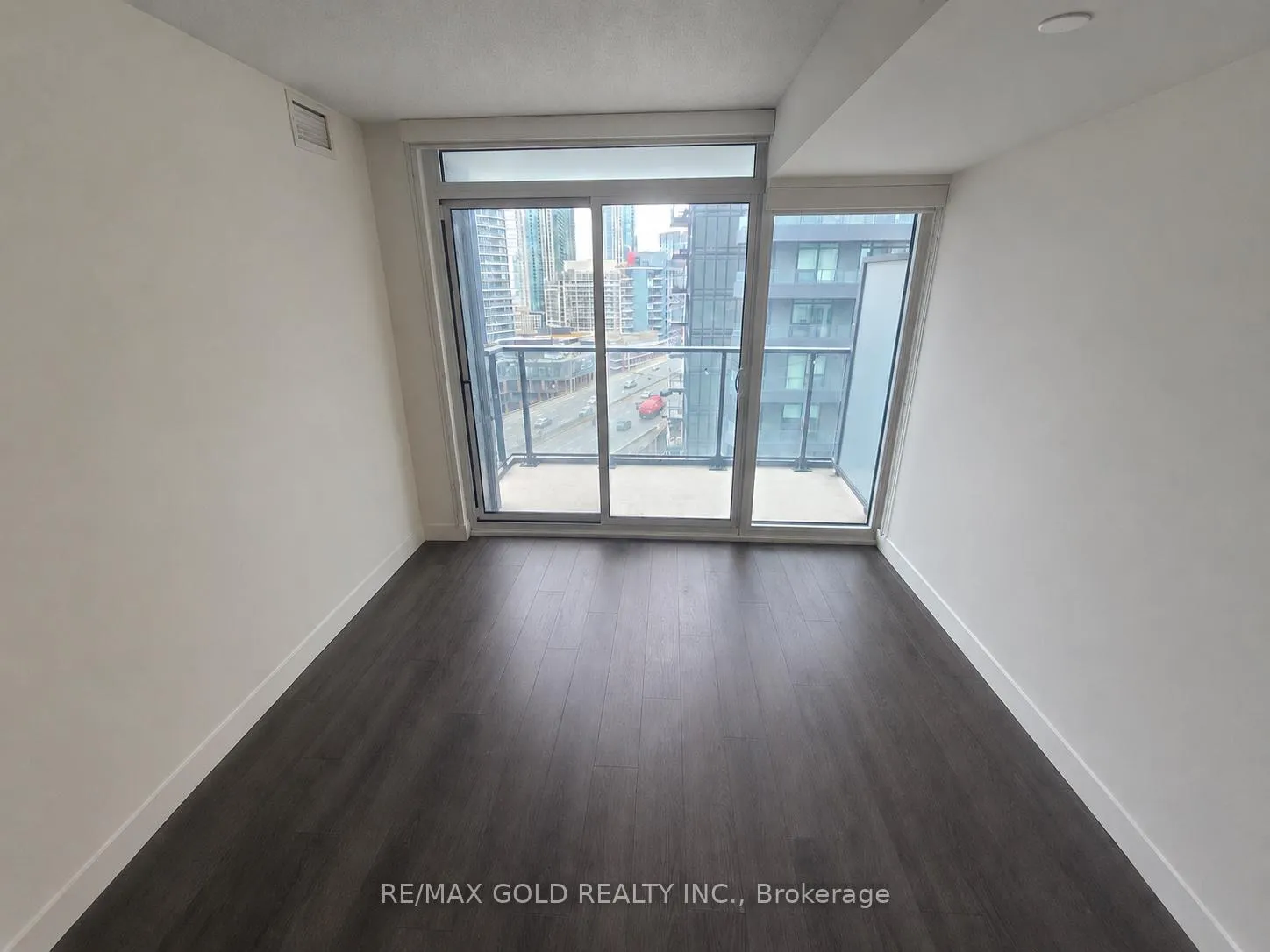 Photo 10 of Unit 1603, 70 Queens Wharf Road, Toronto, Waterfront Communities — HOMEH