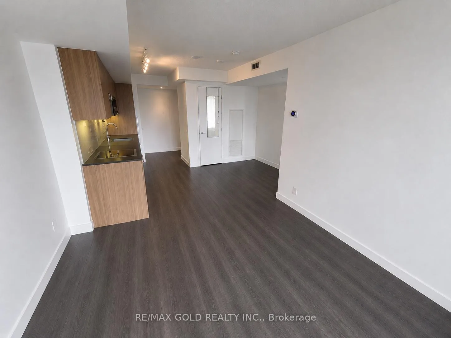 Photo 15 of Unit 1603, 70 Queens Wharf Road, Toronto, Waterfront Communities — HOMEH