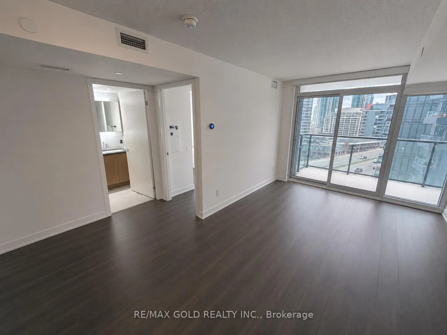 Photo 16 of Unit 1603, 70 Queens Wharf Road, Toronto, Waterfront Communities — HOMEH