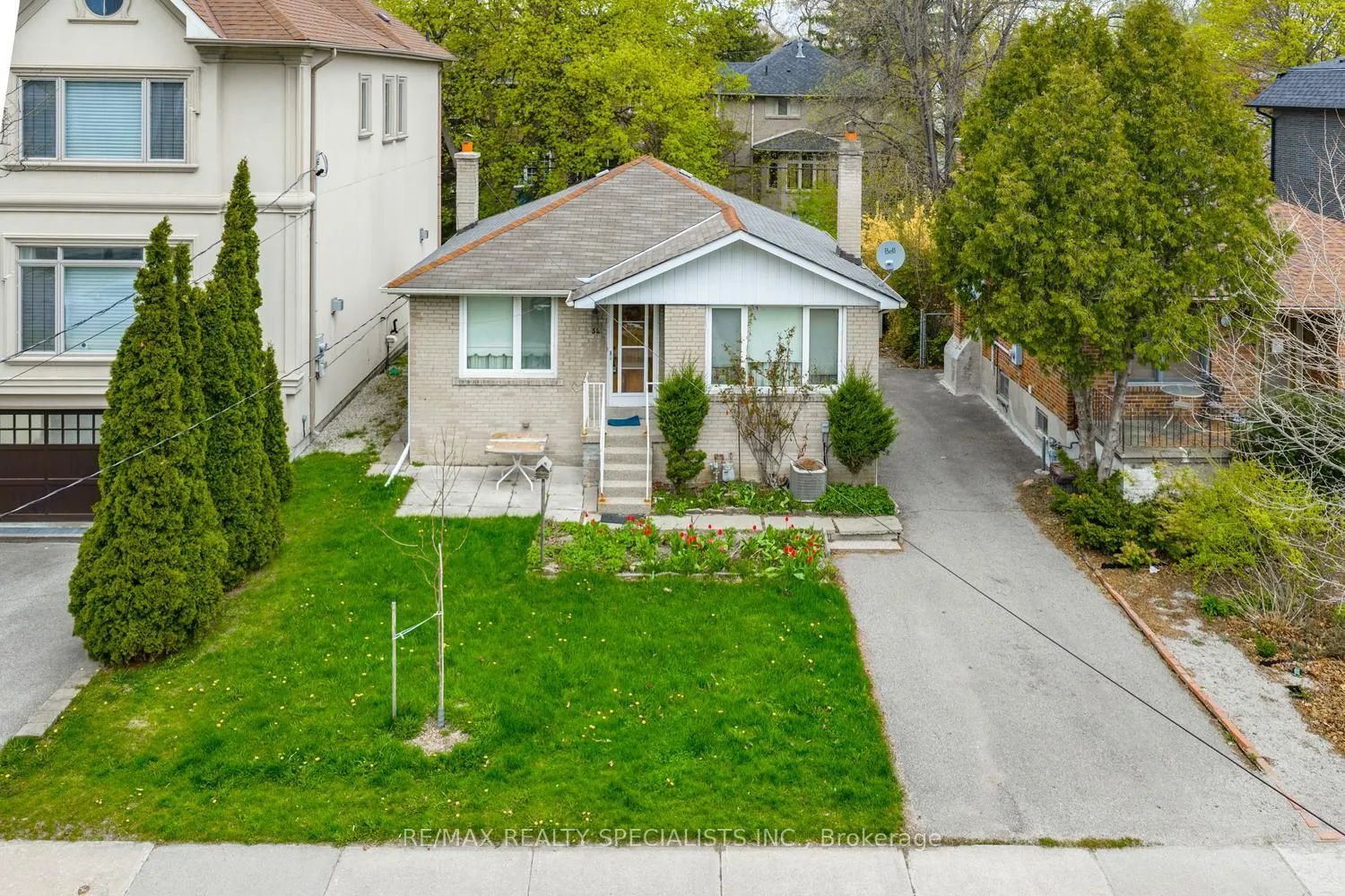 Photo 2 of 54 Marmion Avenue, Toronto, Bedford Park-Nortown — HOMEH