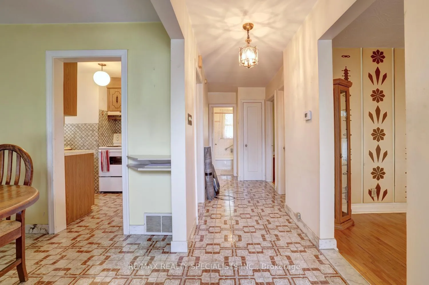 Photo 3 of 54 Marmion Avenue, Toronto, Bedford Park-Nortown — HOMEH
