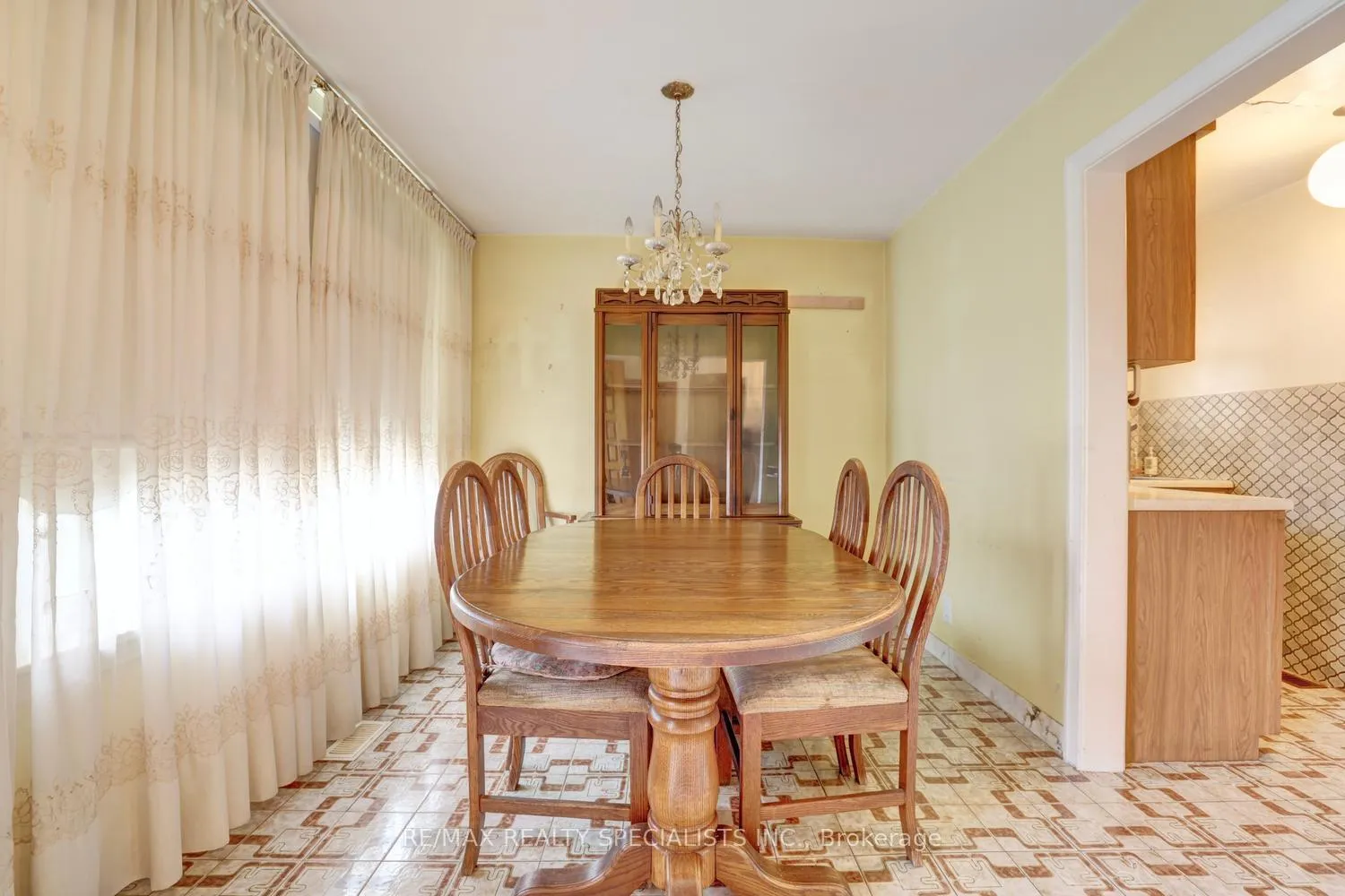 Photo 8 of 54 Marmion Avenue, Toronto, Bedford Park-Nortown — HOMEH