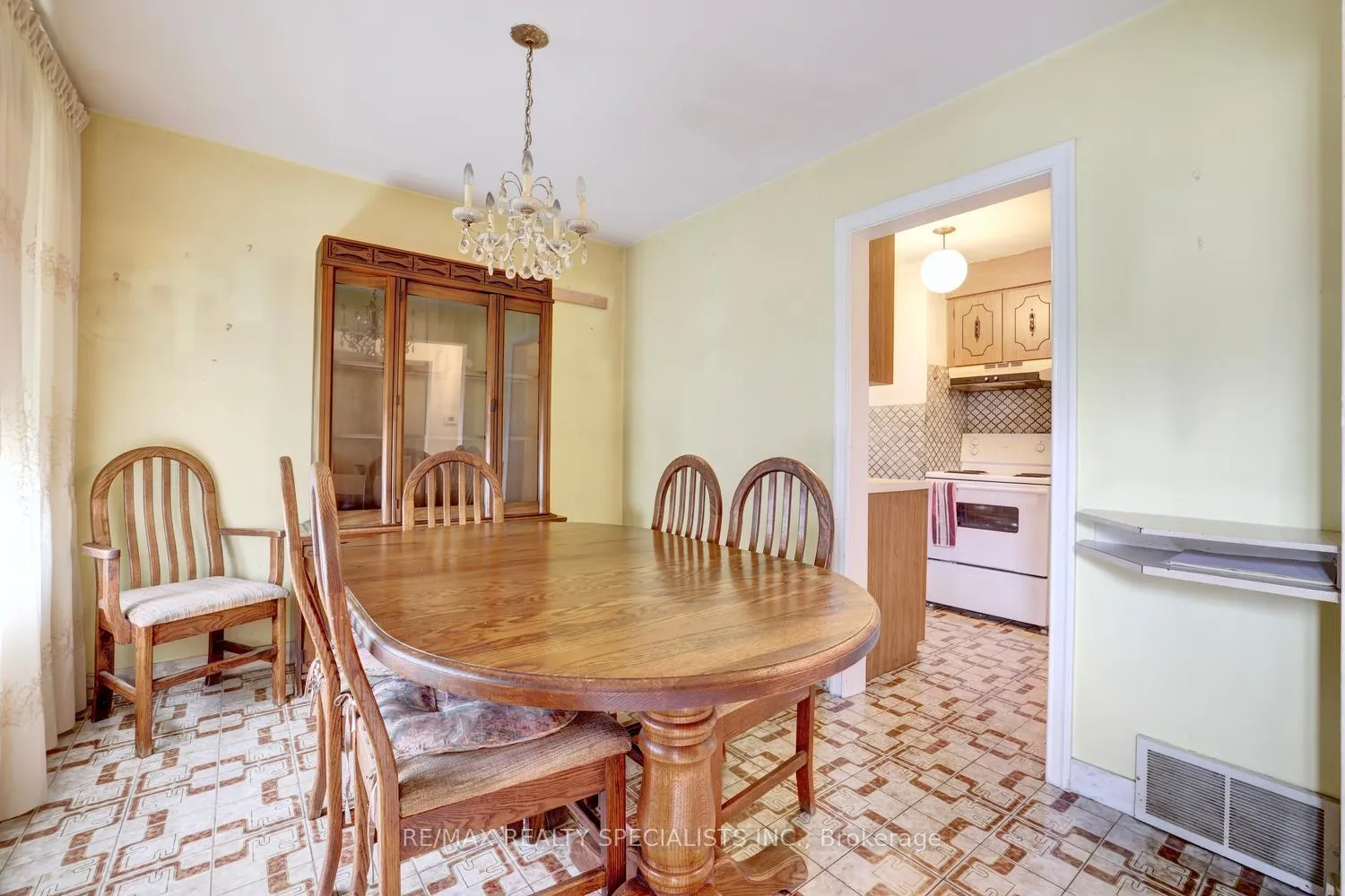 Photo 9 of 54 Marmion Avenue, Toronto, Bedford Park-Nortown — HOMEH
