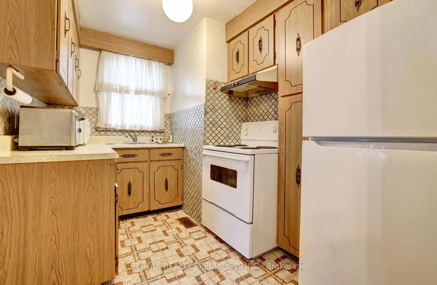 Photo 10 of 54 Marmion Avenue, Toronto, Bedford Park-Nortown — HOMEH