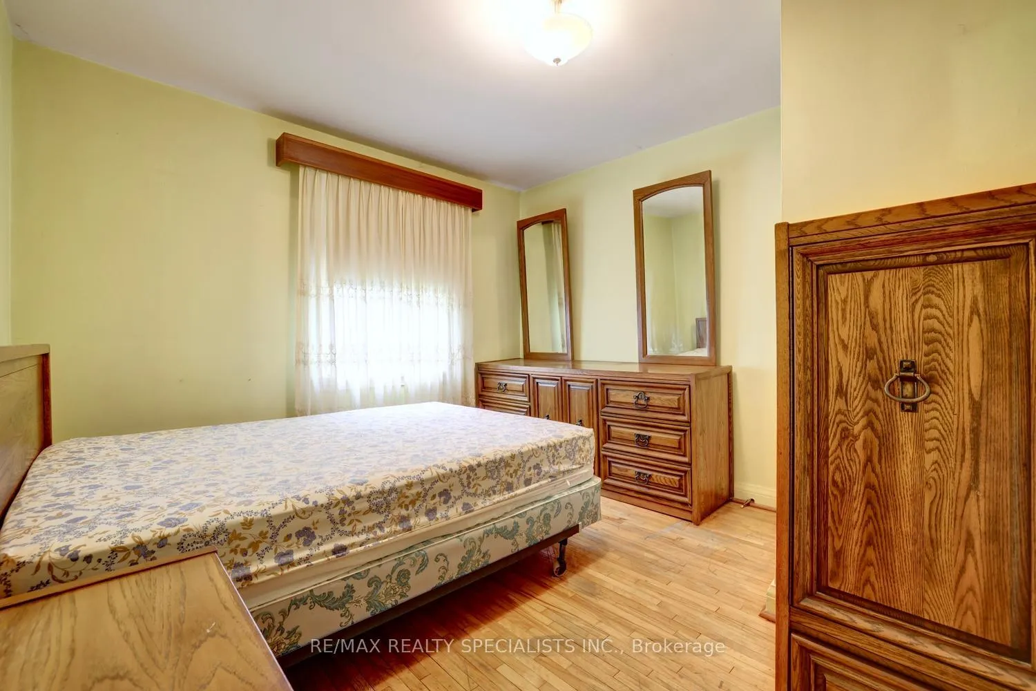 Photo 12 of 54 Marmion Avenue, Toronto, Bedford Park-Nortown — HOMEH