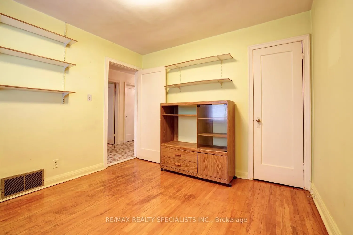 Photo 14 of 54 Marmion Avenue, Toronto, Bedford Park-Nortown — HOMEH