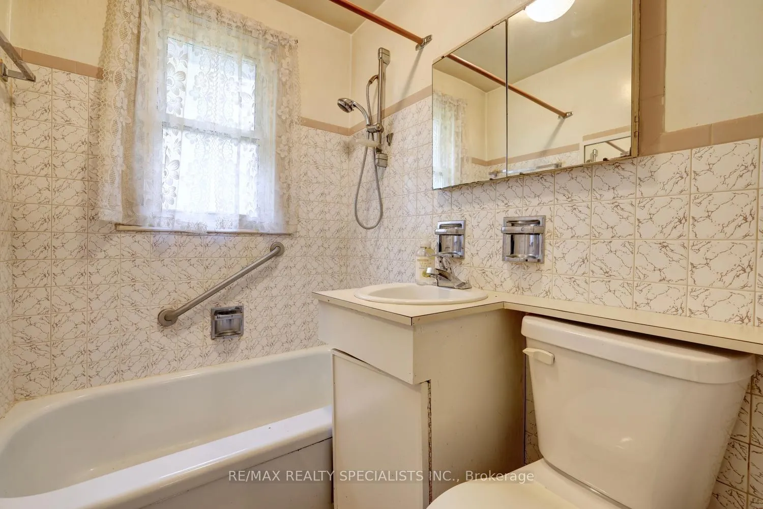 Photo 15 of 54 Marmion Avenue, Toronto, Bedford Park-Nortown — HOMEH