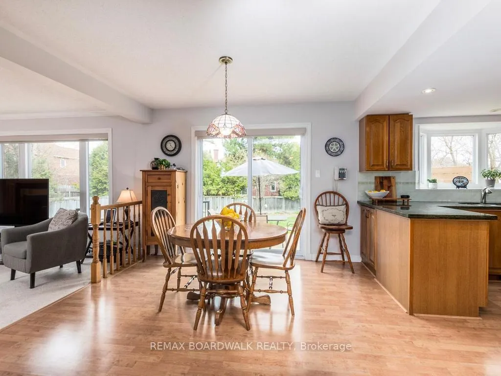 Photo 10 of 42 Slade Crescent, Ottawa, Kanata - Kanata Lakes/Heritage Hills — HOMEH