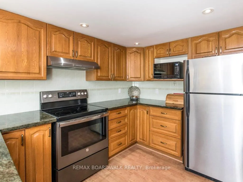 Photo 14 of 42 Slade Crescent, Ottawa, Kanata - Kanata Lakes/Heritage Hills — HOMEH