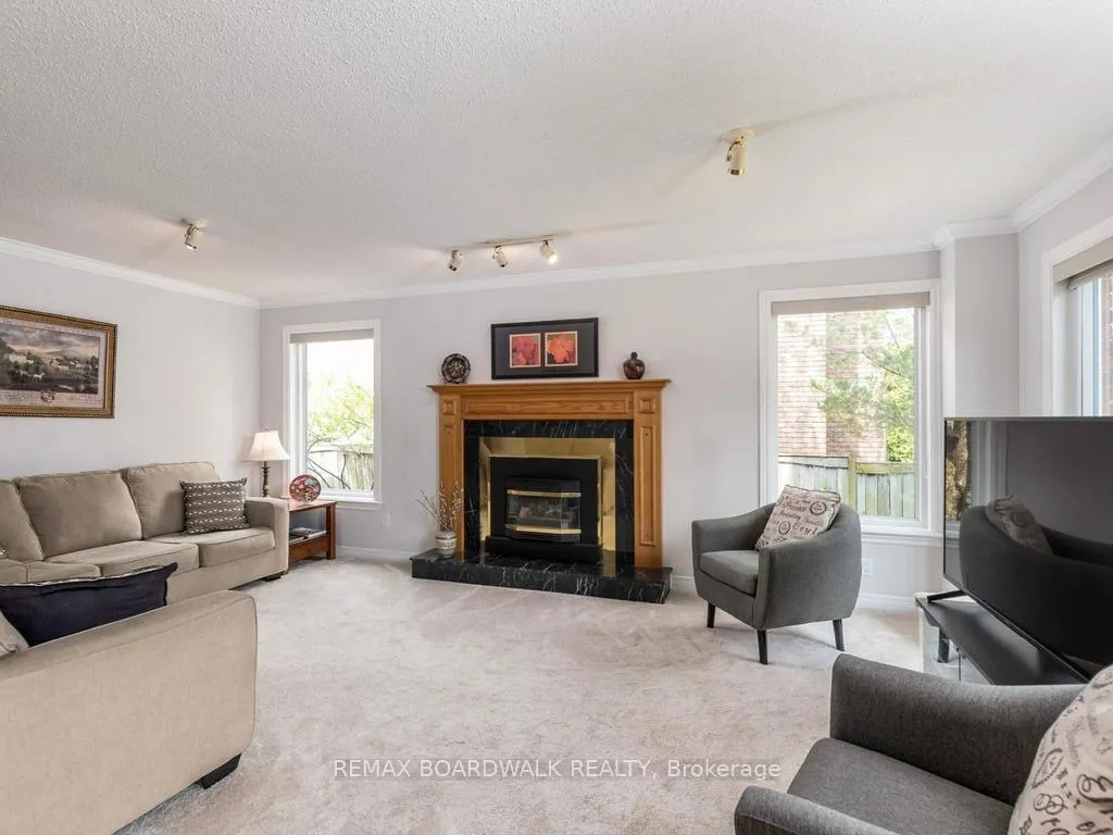 Photo 16 of 42 Slade Crescent, Ottawa, Kanata - Kanata Lakes/Heritage Hills — HOMEH
