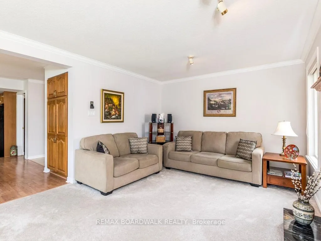 Photo 18 of 42 Slade Crescent, Ottawa, Kanata - Kanata Lakes/Heritage Hills — HOMEH