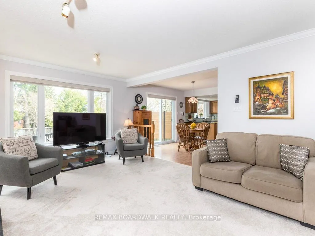 Photo 19 of 42 Slade Crescent, Ottawa, Kanata - Kanata Lakes/Heritage Hills — HOMEH