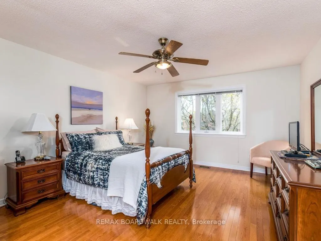 Photo 22 of 42 Slade Crescent, Ottawa, Kanata - Kanata Lakes/Heritage Hills — HOMEH
