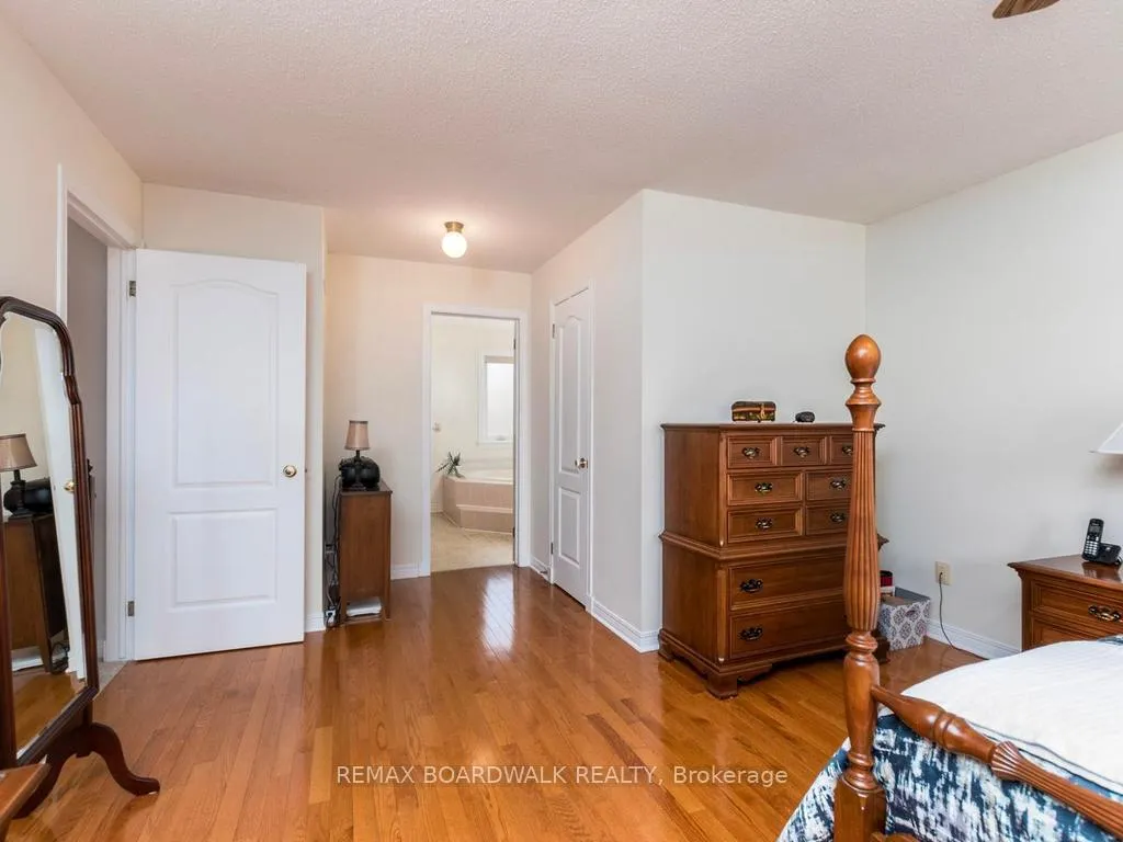 Photo 23 of 42 Slade Crescent, Ottawa, Kanata - Kanata Lakes/Heritage Hills — HOMEH