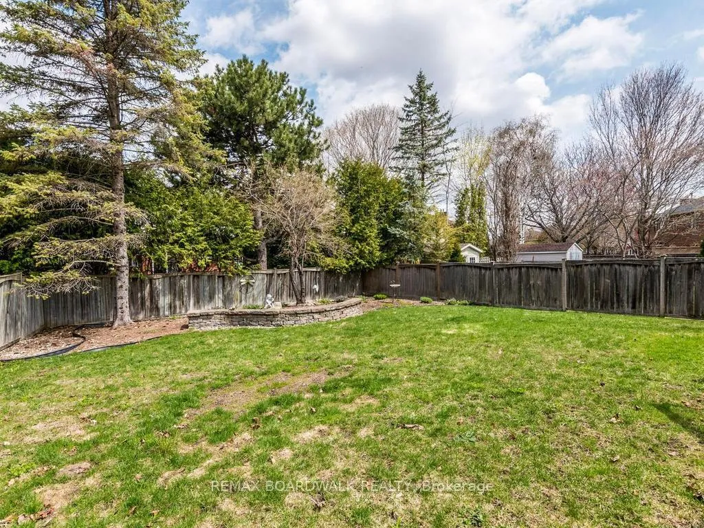 Photo 35 of 42 Slade Crescent, Ottawa, Kanata - Kanata Lakes/Heritage Hills — HOMEH