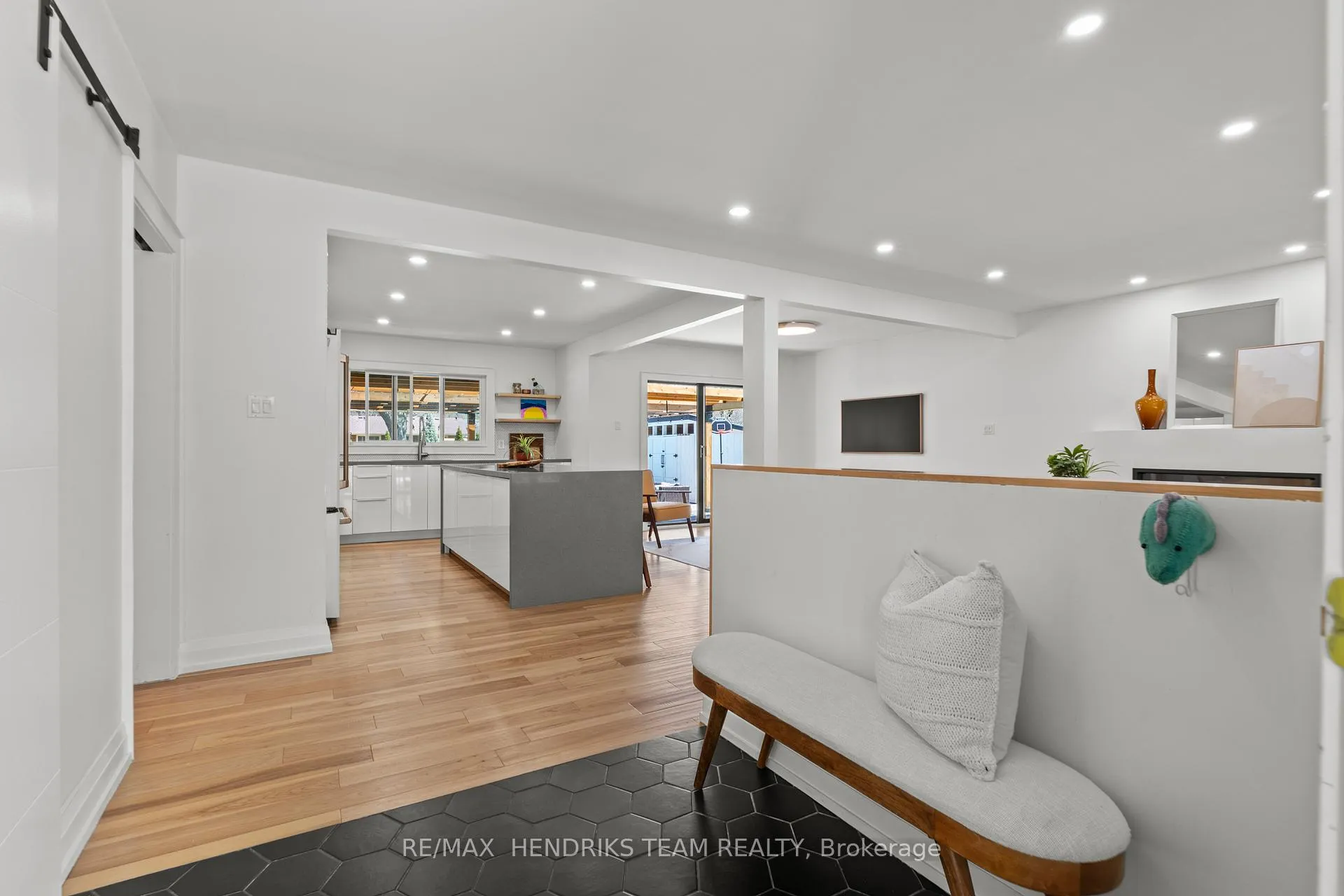 Photo 5 of 149 Riverview Boulevard, St. Catharines, Glendale/Glenridge — HOMEH