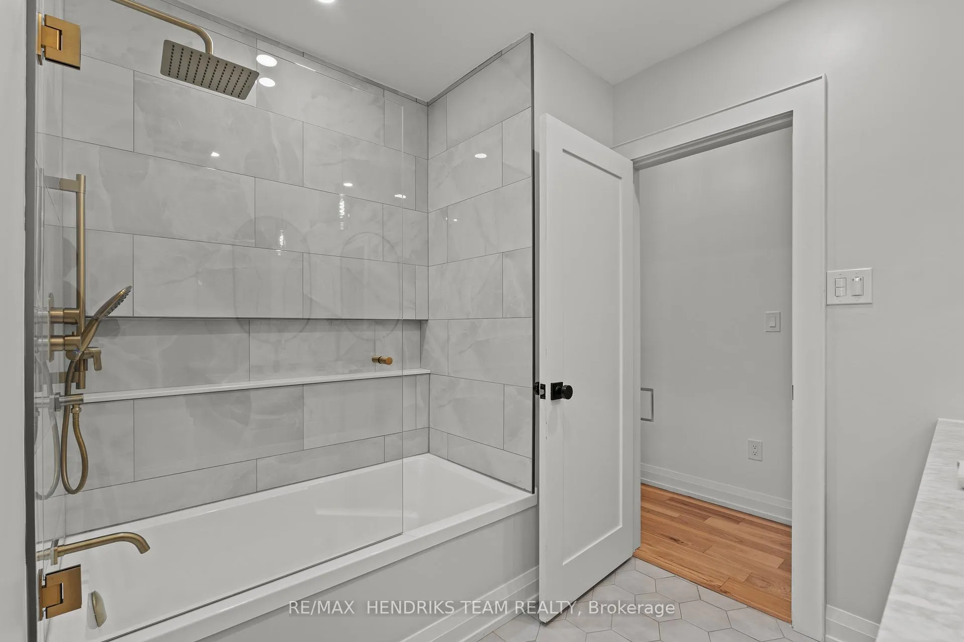 Photo 23 of 149 Riverview Boulevard, St. Catharines, Glendale/Glenridge — HOMEH