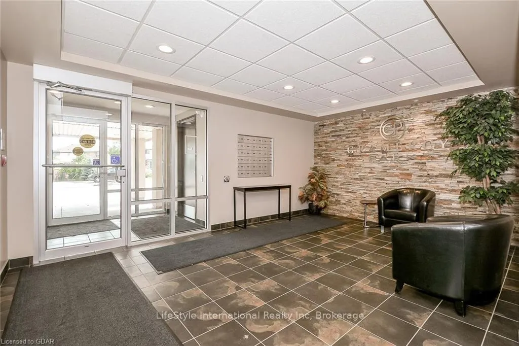 Photo 4 of Unit 103, 901 Paisley Road, Guelph, Willow West/Sugarbush/West Acres — HOMEH