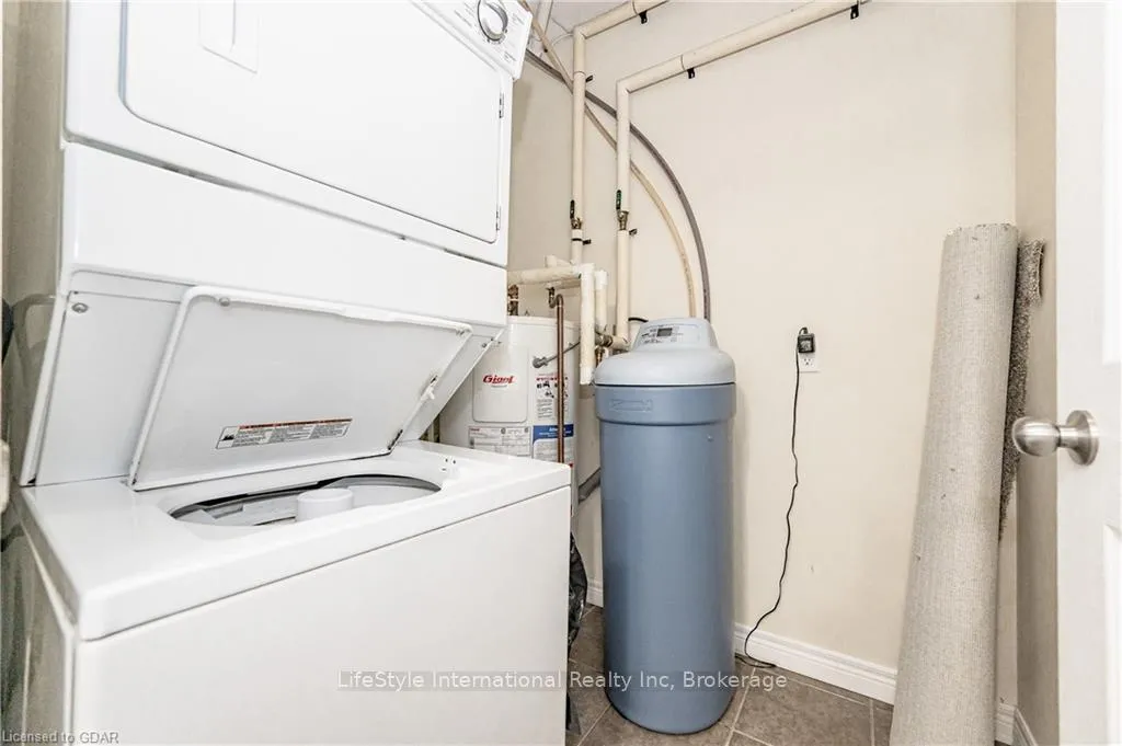 Photo 8 of Unit 103, 901 Paisley Road, Guelph, Willow West/Sugarbush/West Acres — HOMEH