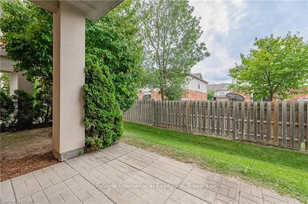 Photo 9 of Unit 103, 901 Paisley Road, Guelph, Willow West/Sugarbush/West Acres — HOMEH
