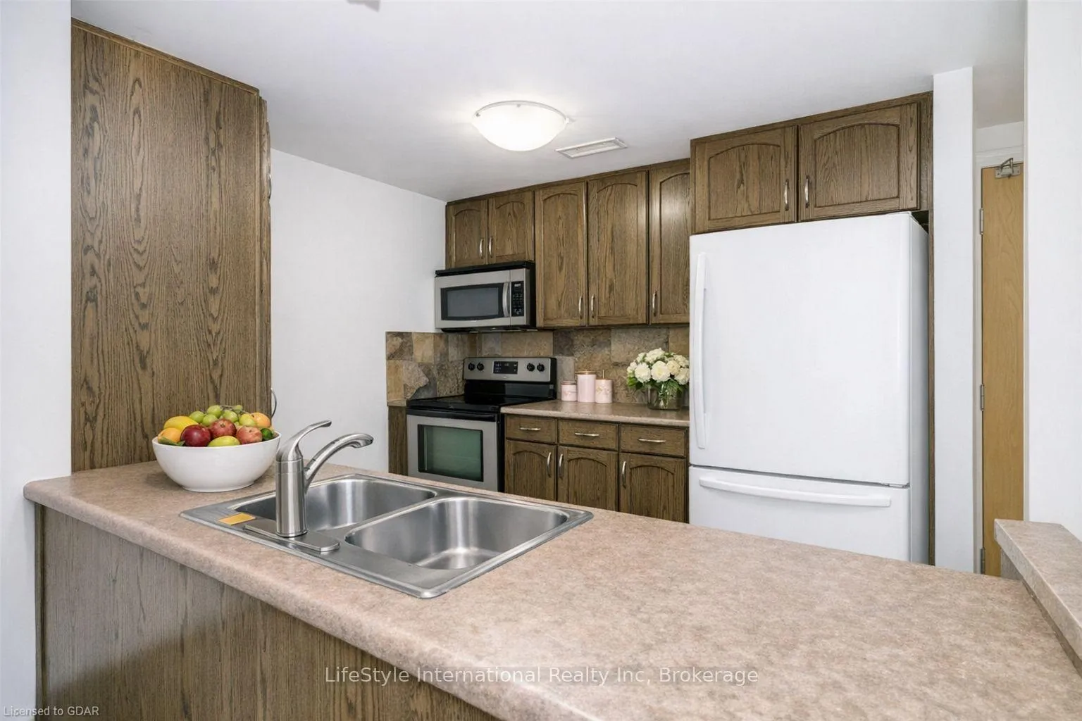 Photo 19 of Unit 103, 901 Paisley Road, Guelph, Willow West/Sugarbush/West Acres — HOMEH