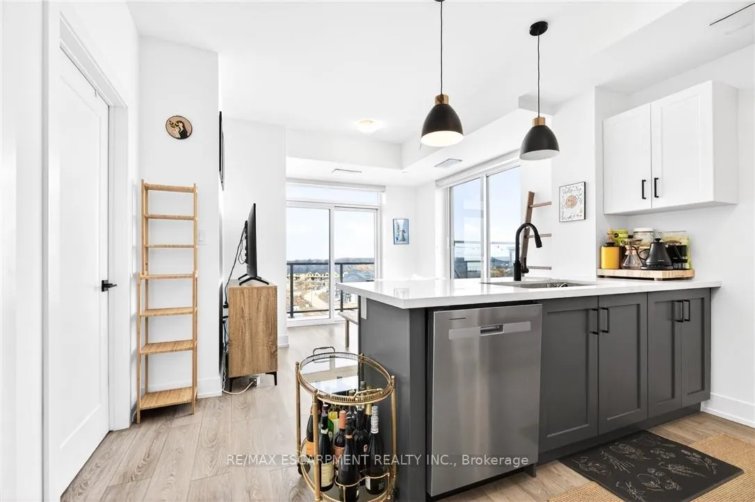 Photo 10 of Unit 710, 470 Dundas Street E, Hamilton, Waterdown — HOMEH