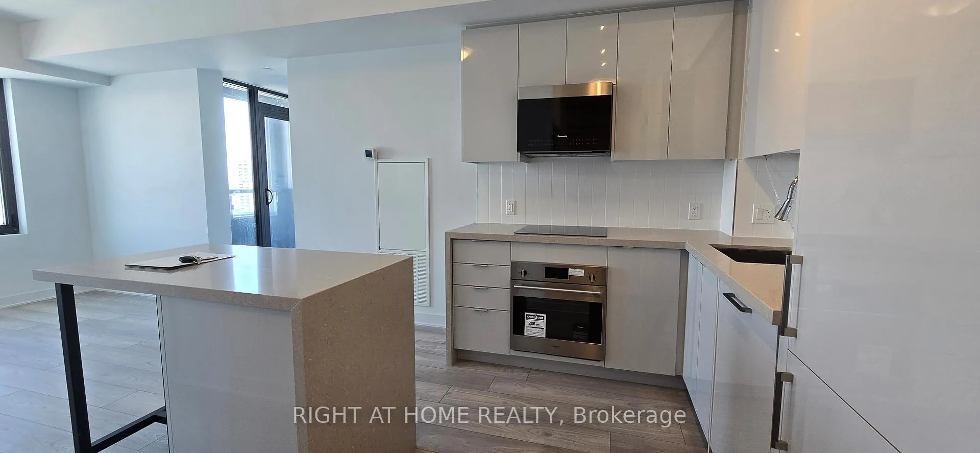 Photo 6 of Unit 4208, 2920 Highway 7 Road, Vaughan, Concord — HOMEH