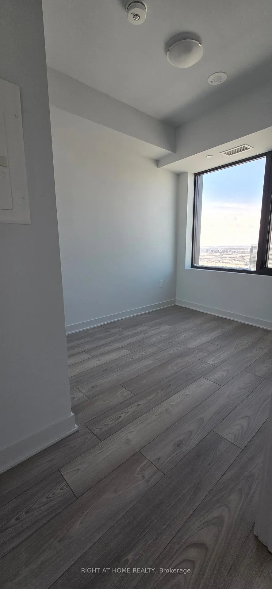 Photo 7 of Unit 4208, 2920 Highway 7 Road, Vaughan, Concord — HOMEH